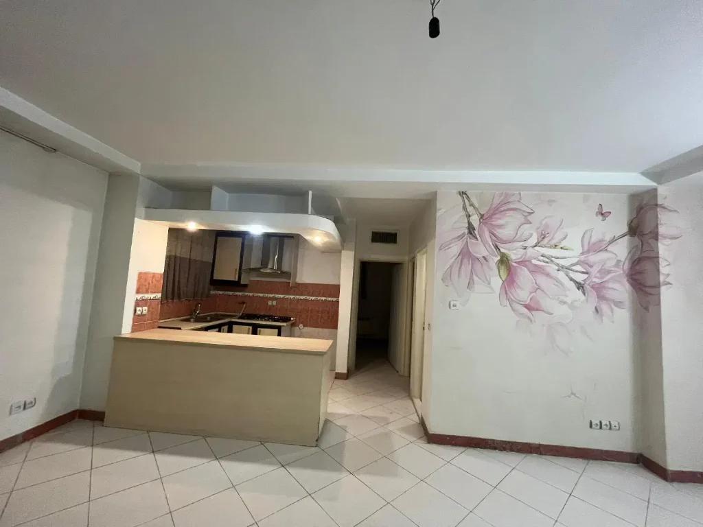 آپارتمان 72 متری در خیابان بهارستان